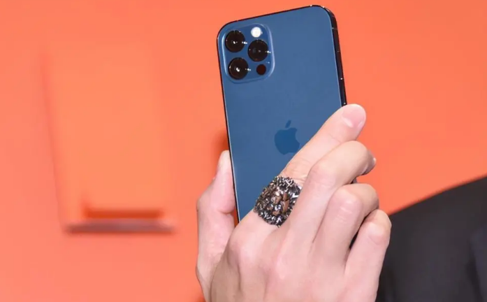 德安苹果手机维修分享iPhone12系列重启方法教程 